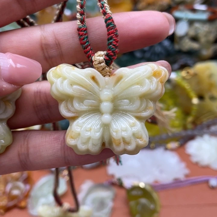 蛇纹石玉未镶嵌吊坠