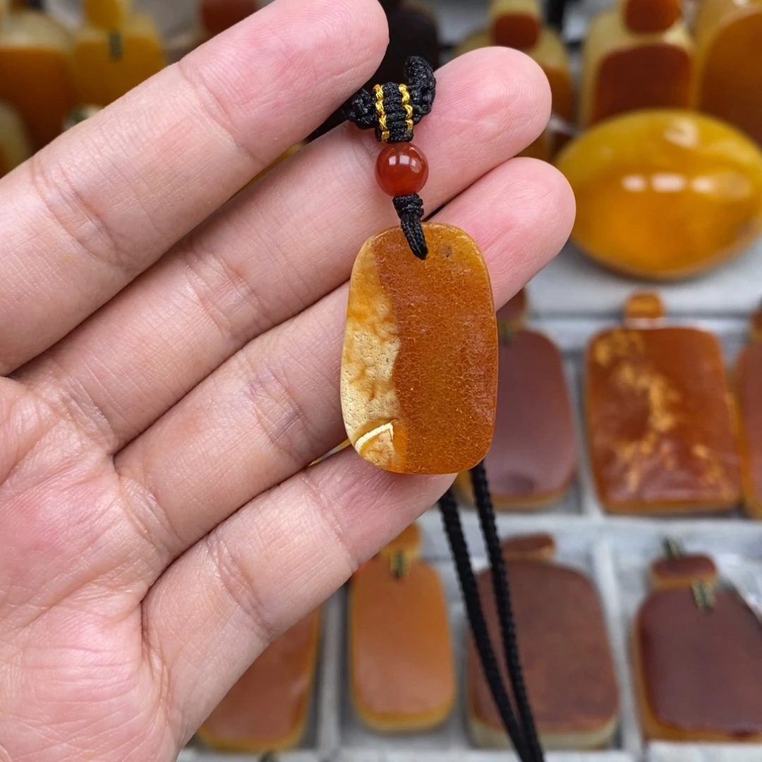 琥珀未镶嵌珠宝奇石