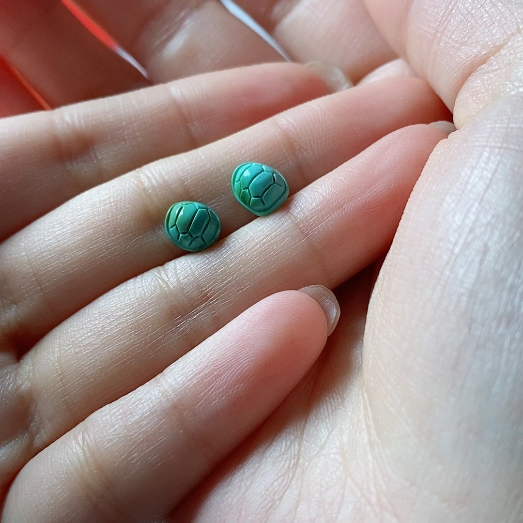 绿松石颈饰未镶嵌静**开