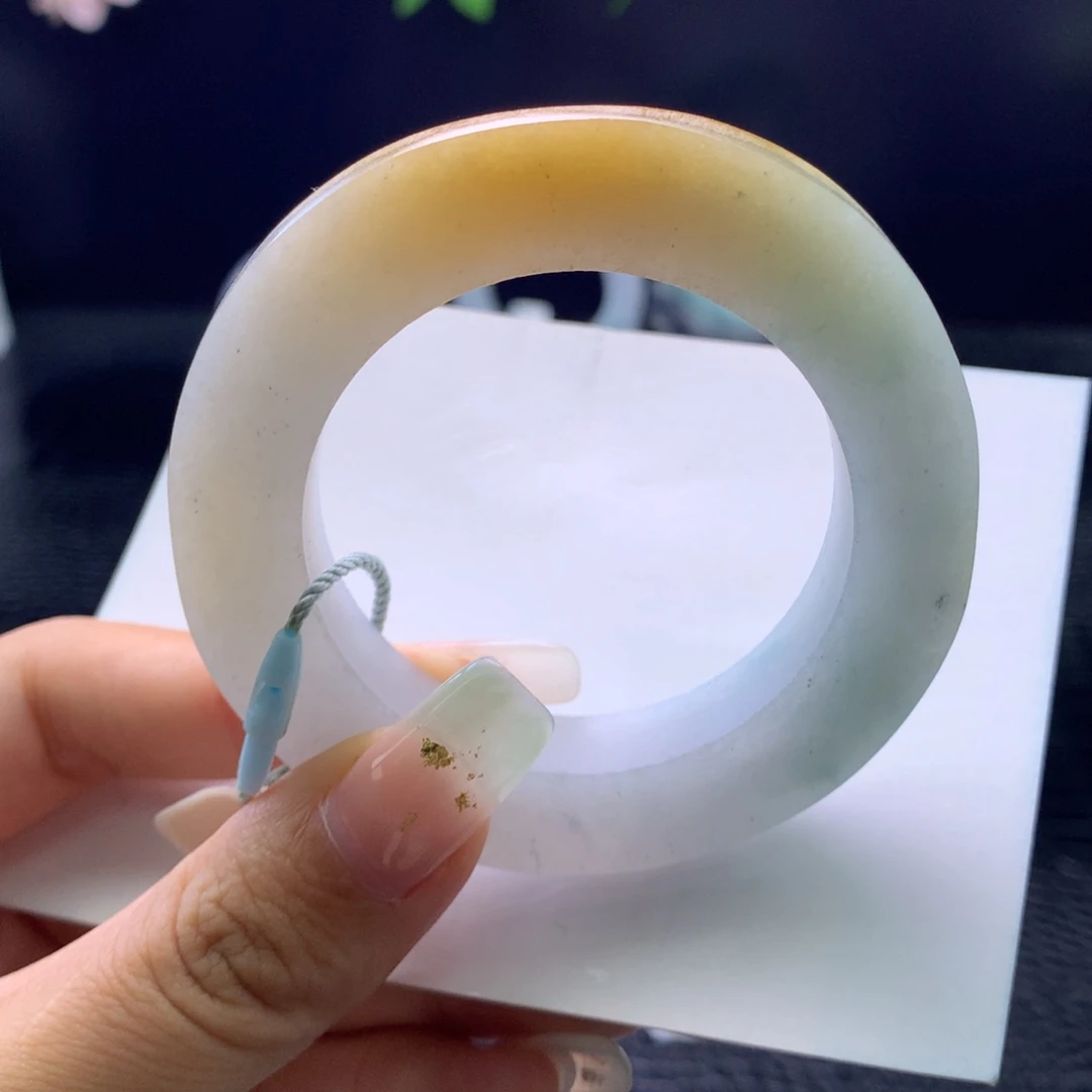 定制翡翠未镶嵌手镯