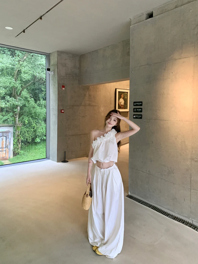 2025夏季新款法式千金风立体花设计单肩背心＋休闲阔腿长裤套装潮