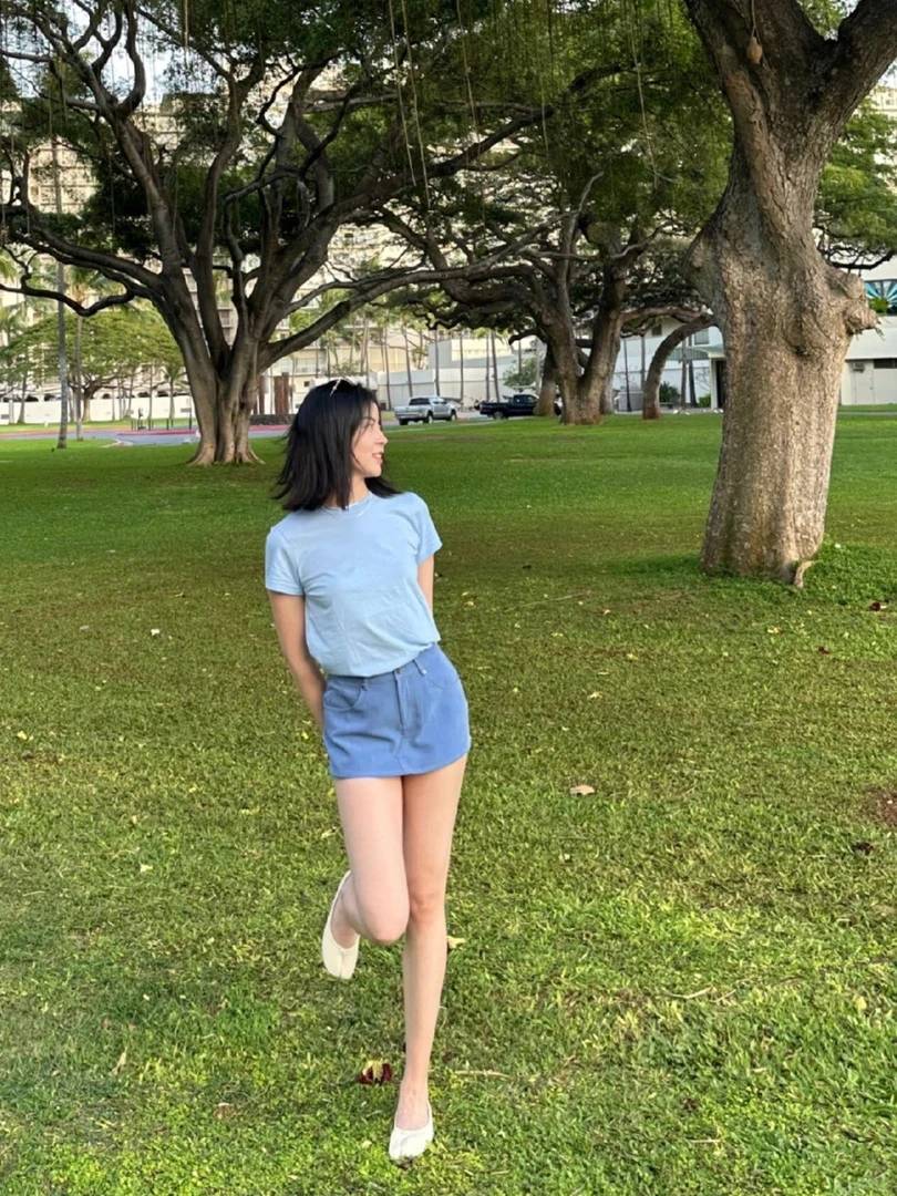 AYY 新款小马刺绣圆领短袖上衣