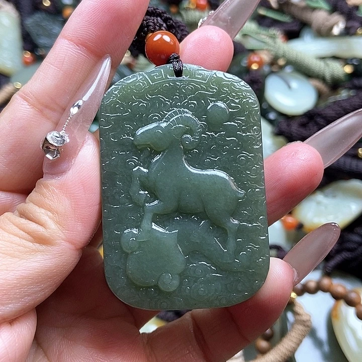 和田玉颈饰未镶嵌双面