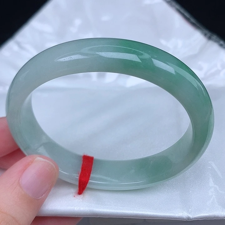 未镶嵌手镯（贵妃镯）翡翠天然