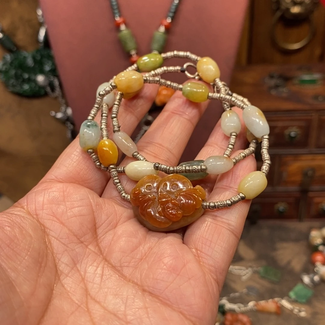 翡翠吊坠(赠链)未镶嵌