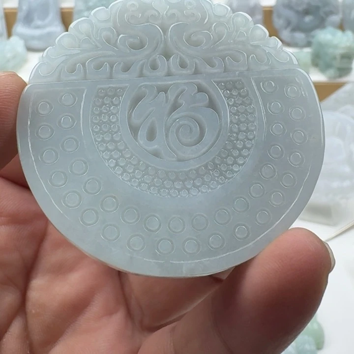 翡翠未镶嵌颈饰天然缅甸A货翡翠