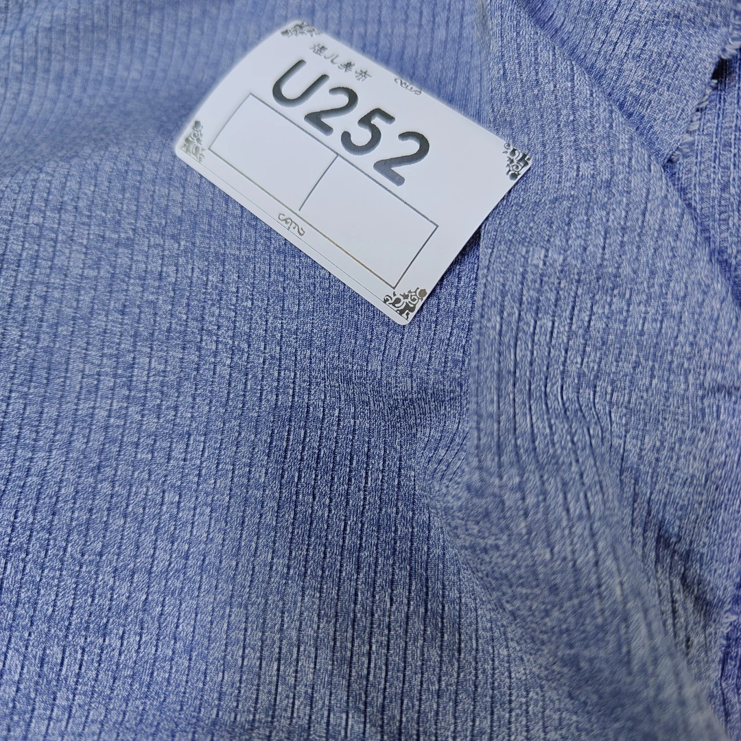 252小慕坑条加厚仿棉速干布料