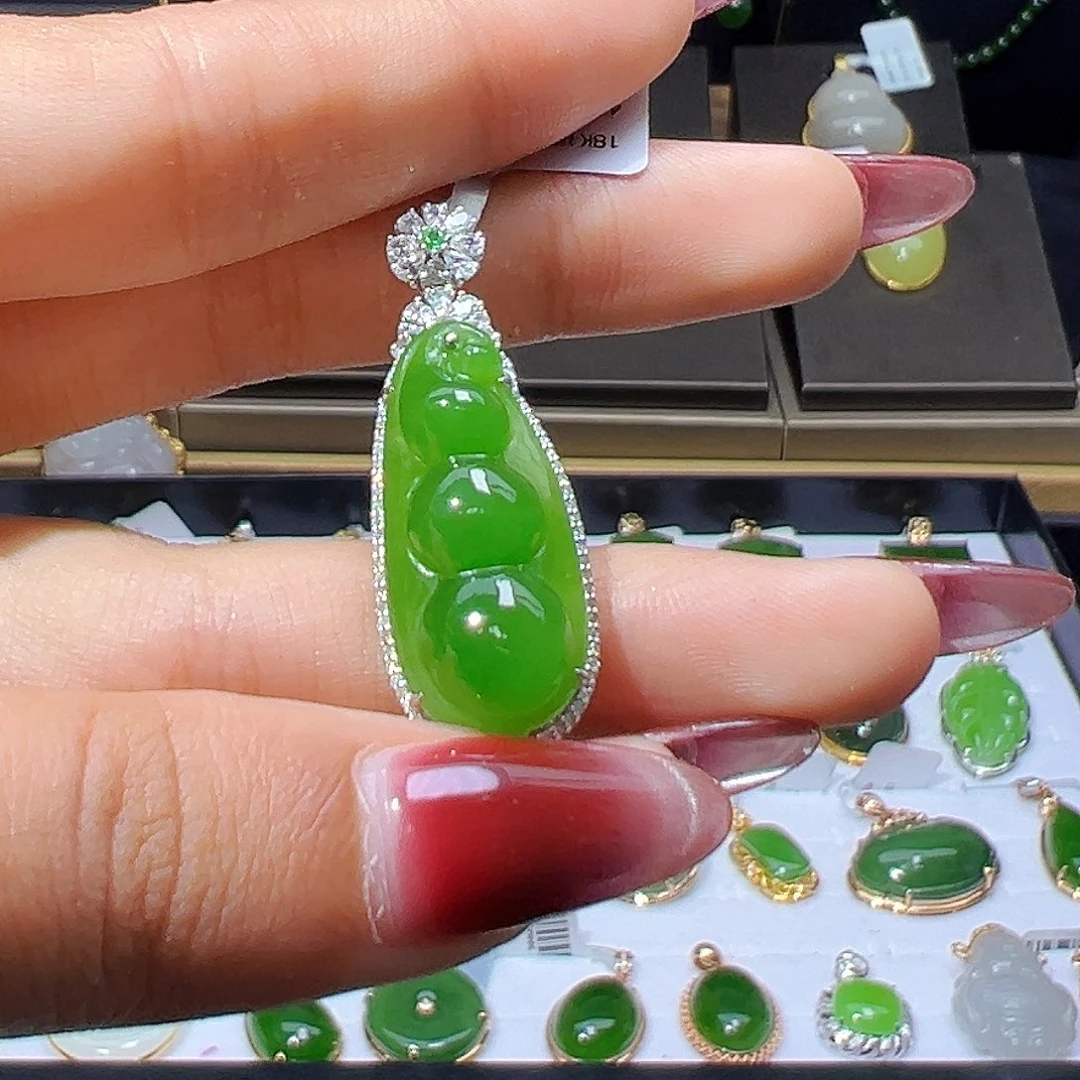 和田玉18K金镶嵌吊坠(赠链)