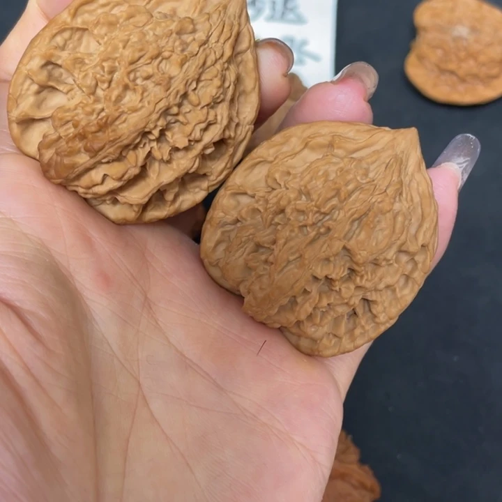 核桃把件秦岭核桃研究所研究虎头