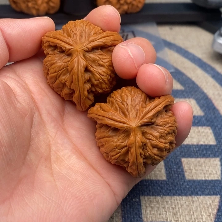 吊坠文玩核桃琥****༽三棱