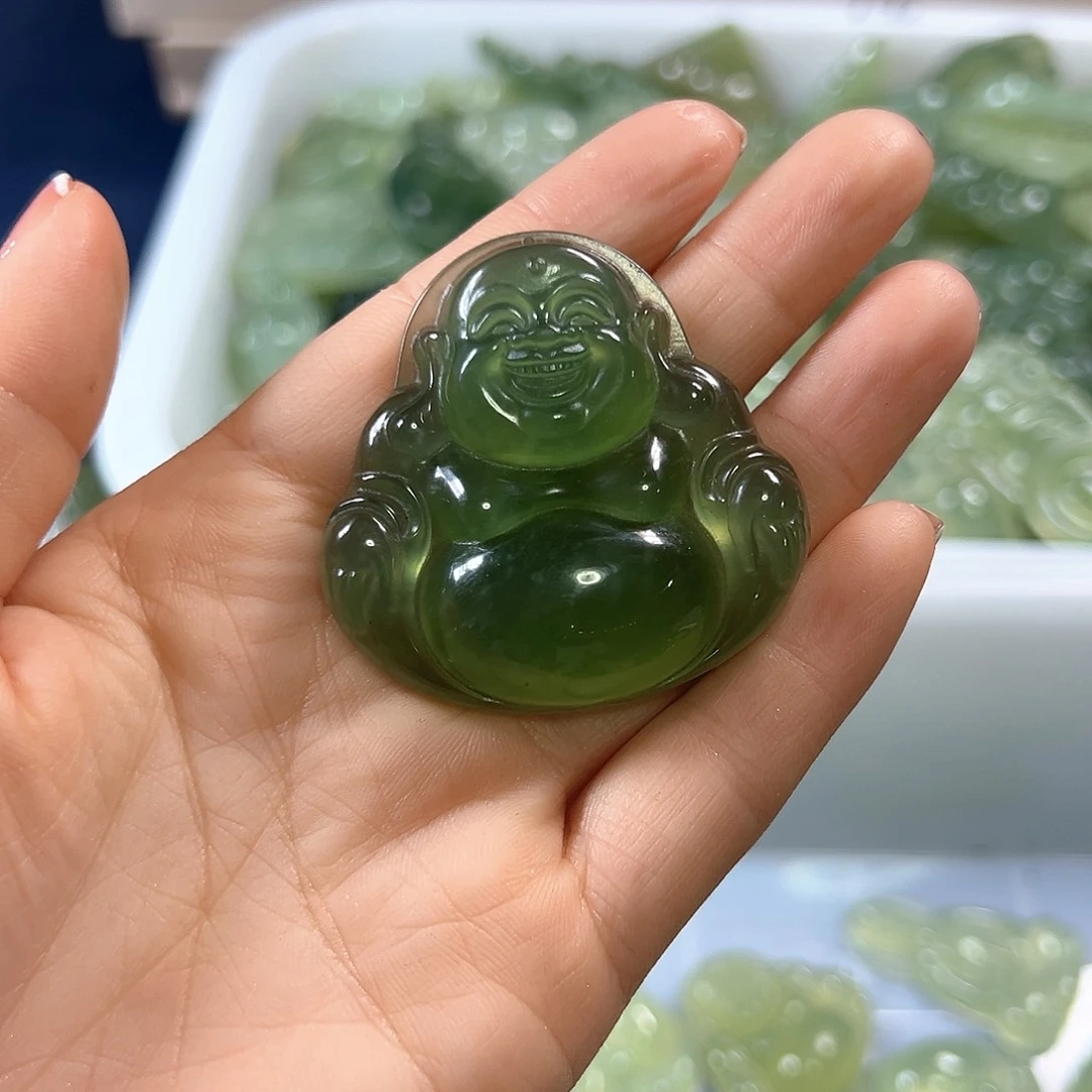 幸***福蛇纹石玉未镶嵌颈饰