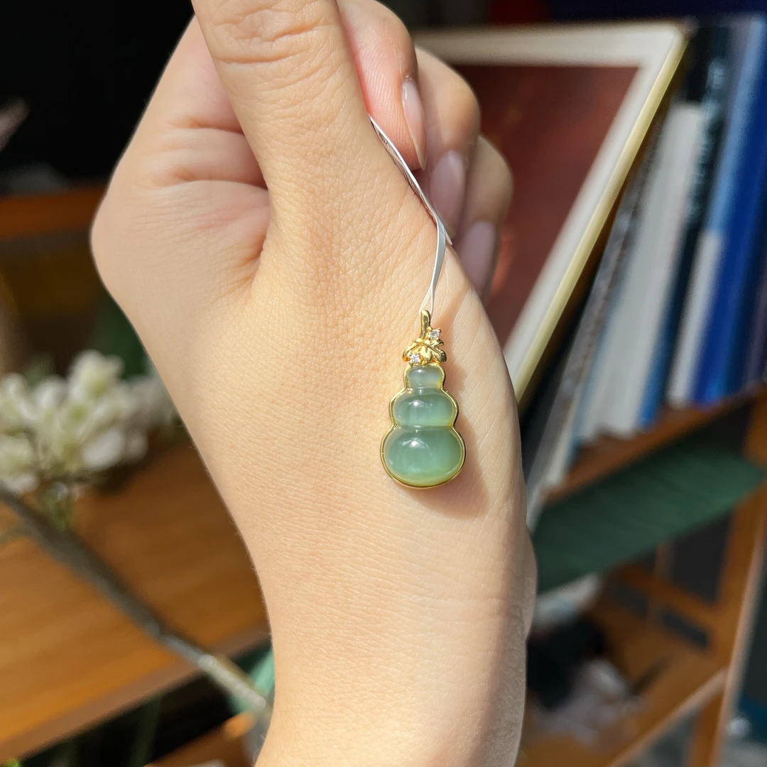 【郭老师】约14*9mm和田玉S925银镶葫芦吊坠