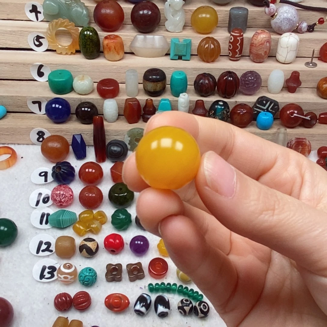 未镶嵌颈饰玛瑙/玉髓心****.