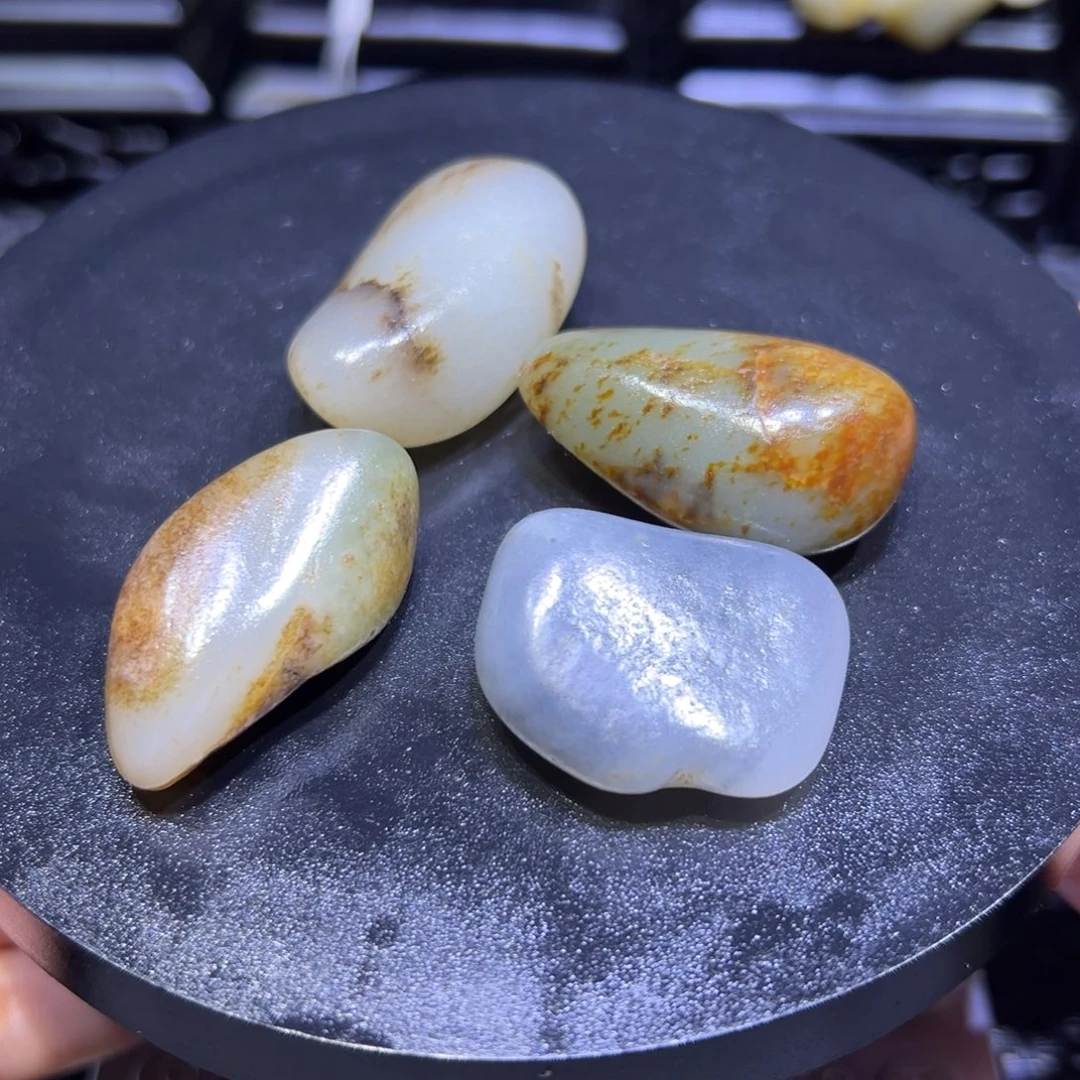 和田玉（子料）未镶嵌颈饰69克-111
