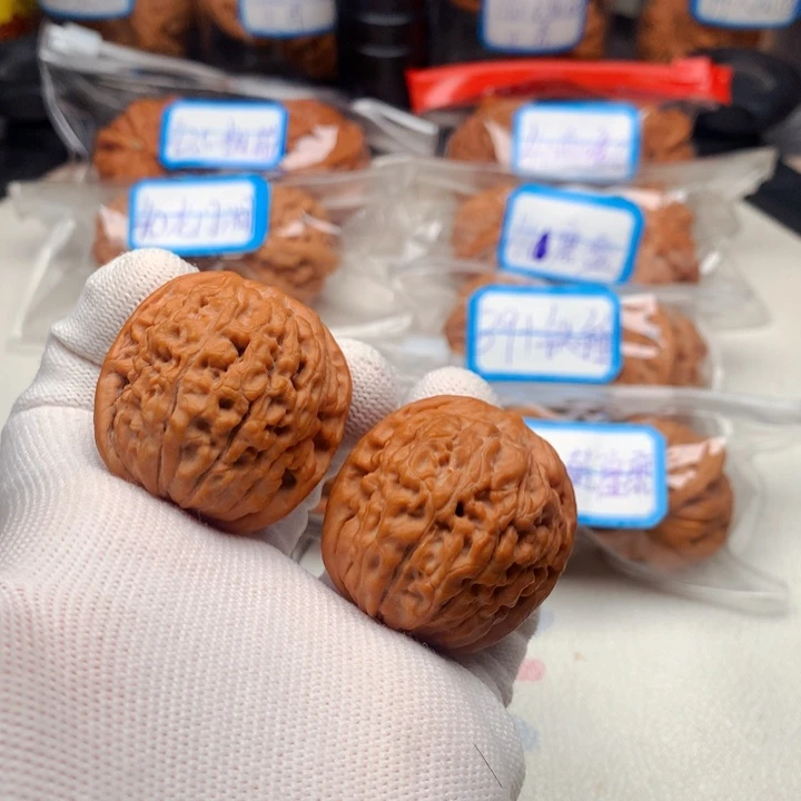 正***士吊坠文玩核桃36莲花