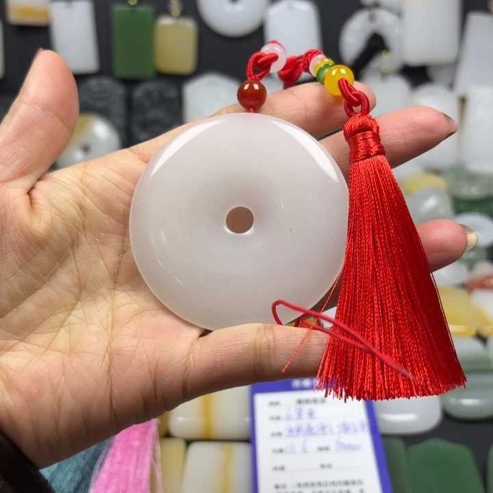 @***@石英质玉（金丝玉）未镶嵌颈饰