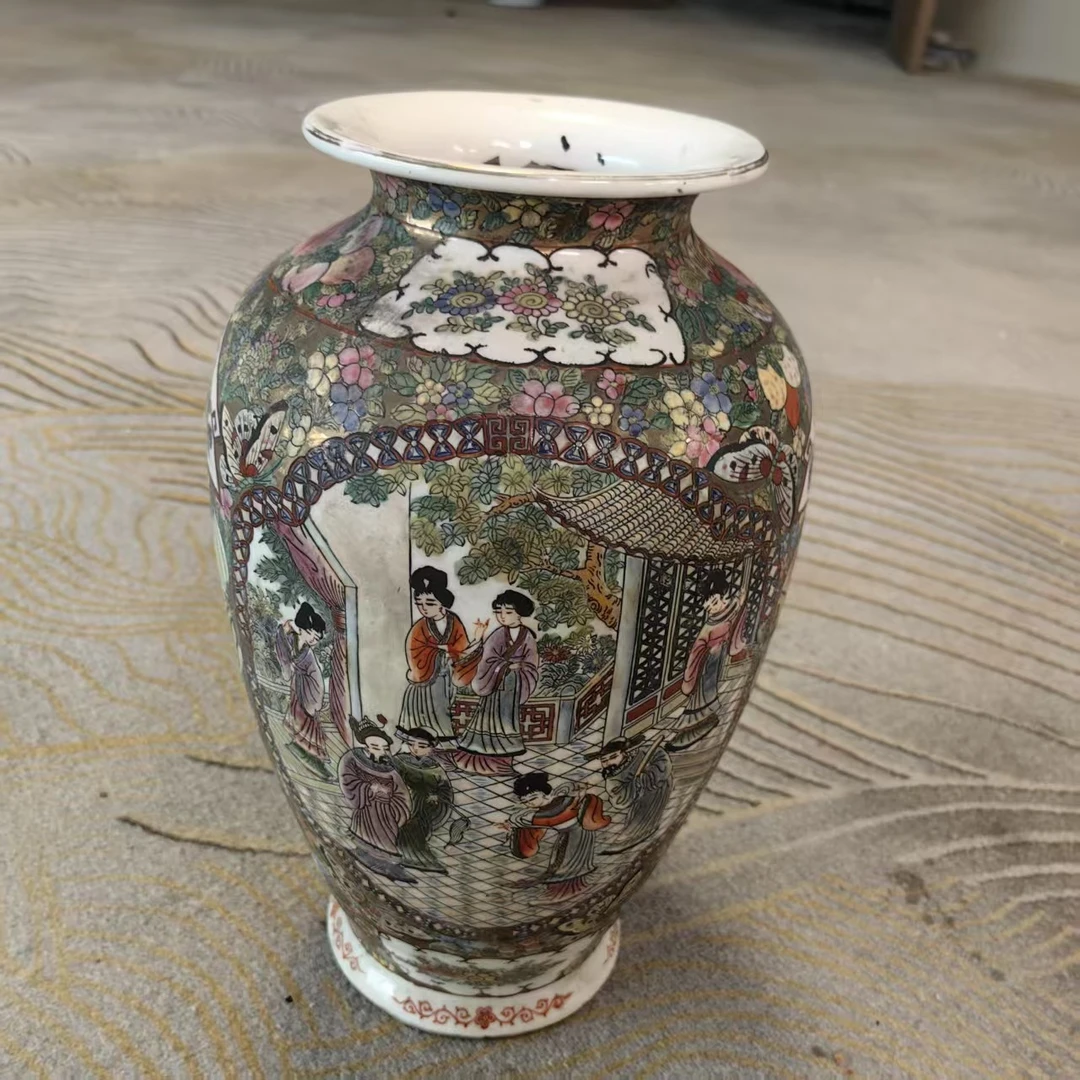 H309粉彩开窗人物花卉纹瓶