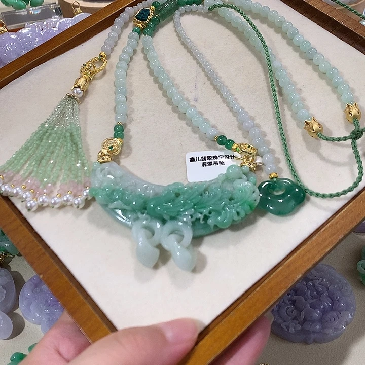 翡翠未镶嵌颈饰翡翠吊坠