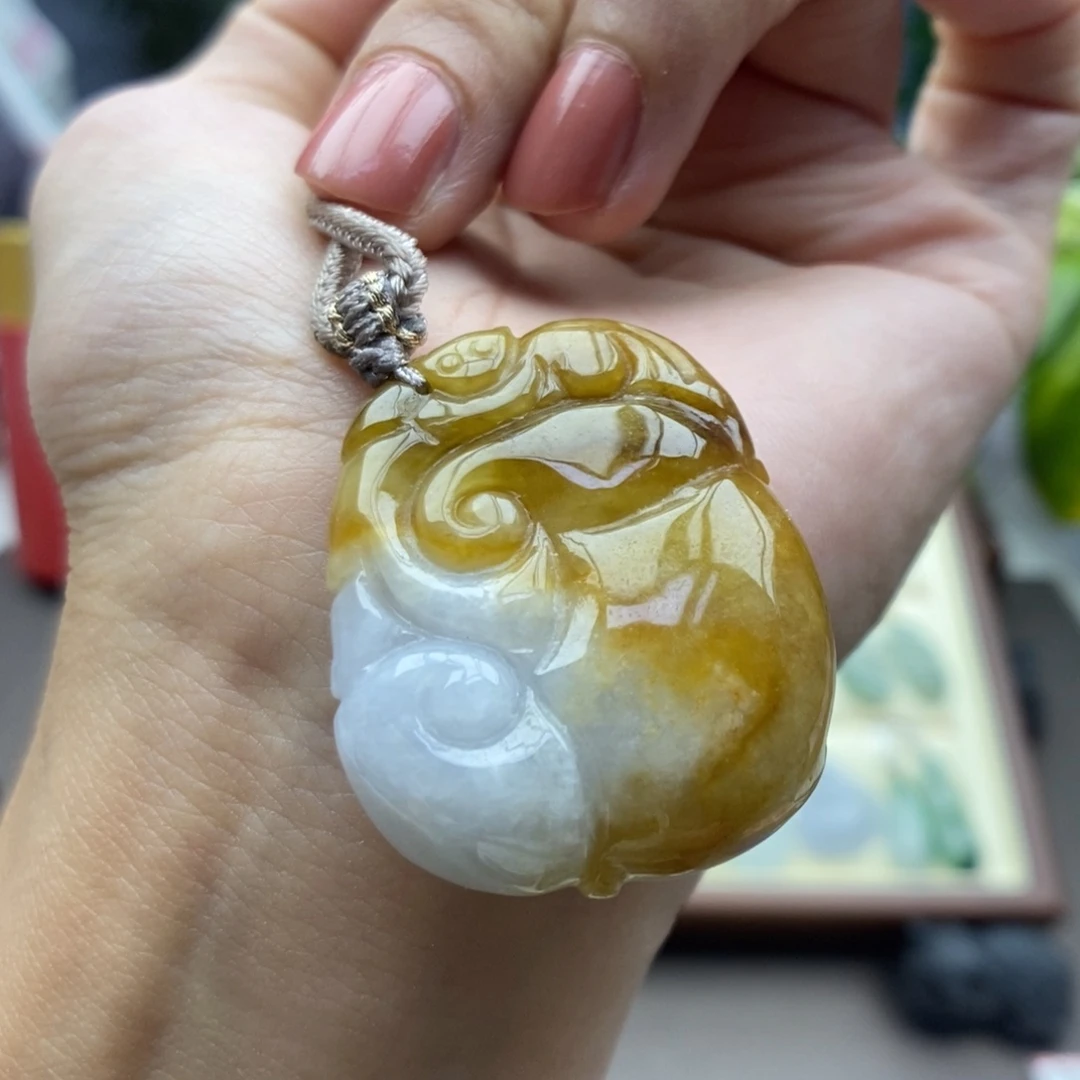 翡翠未镶嵌颈饰吊坠