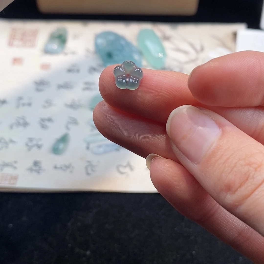 翡翠颈饰未镶嵌天然翡翠