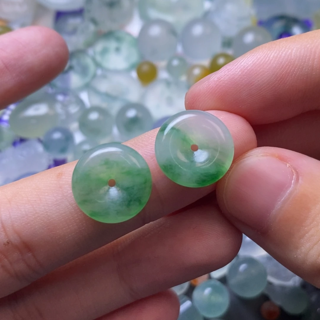 定制翡翠未镶嵌挂件