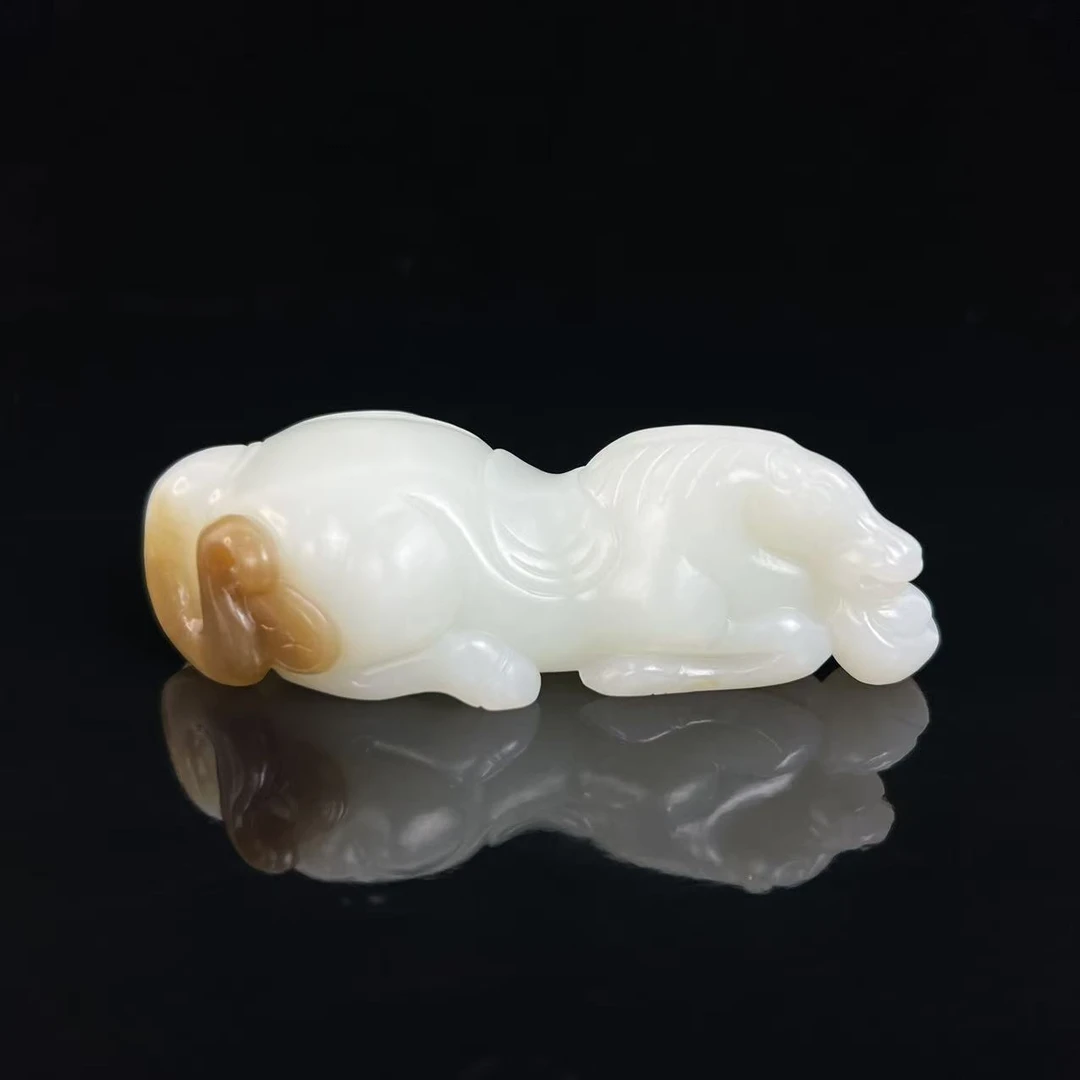 Lot28.和田糖白玉马上有钱手把件/47886/拍宝