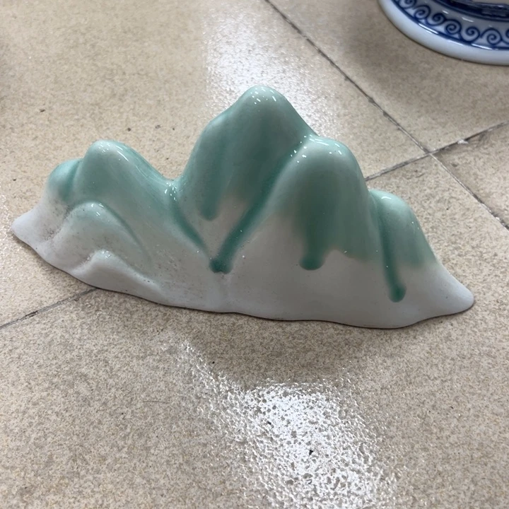 瓷片微瑕陶瓶。。。。。。。。。。。。。
