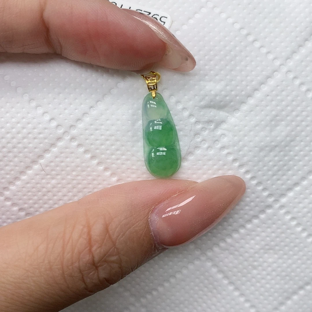 颈饰18K金镶嵌翡翠