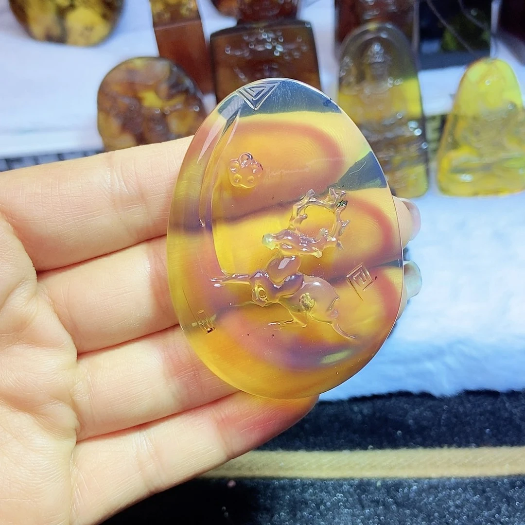 琥珀颈饰未镶嵌梅花鹿