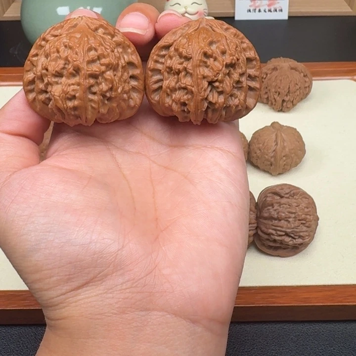 文玩核桃把件三角白43