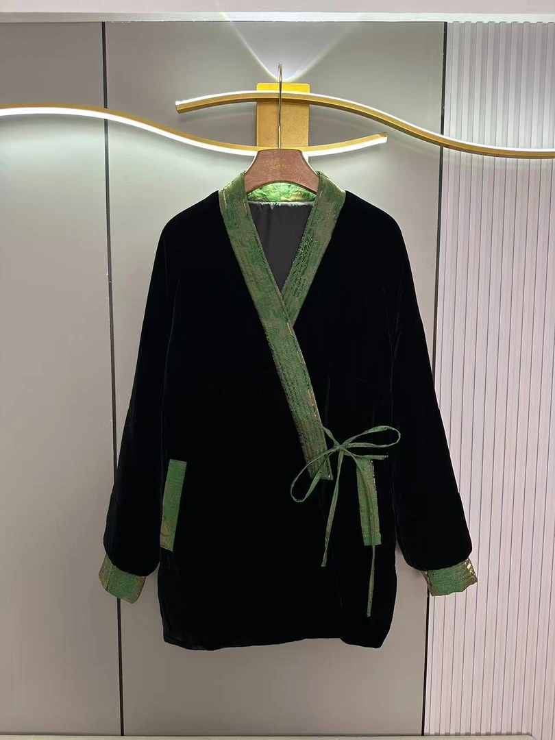 真丝丝绒拼翠绿和服领加棉侧系外套