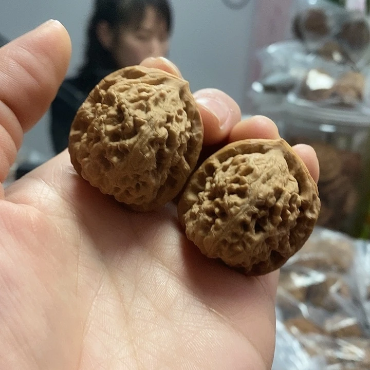 文玩核桃把件33.5红锦鲤油