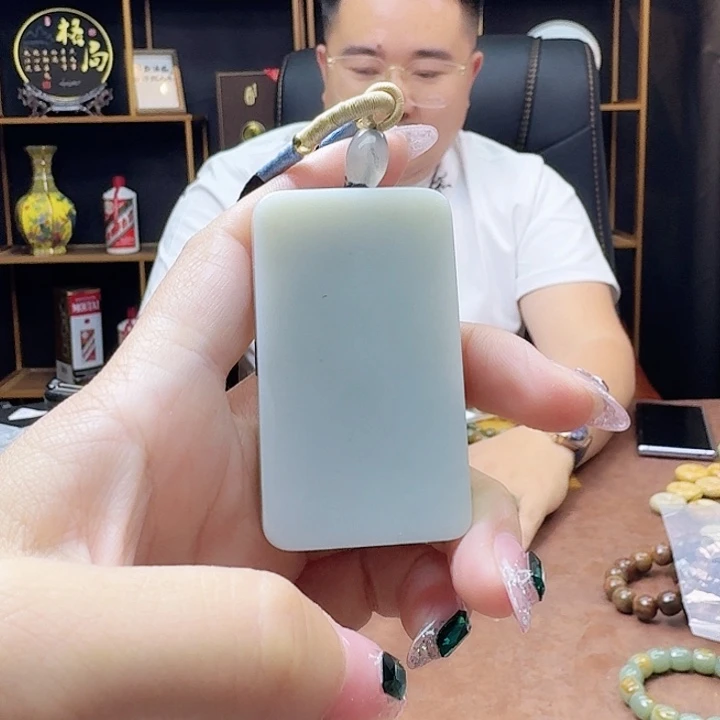 手链未镶嵌透闪石质玉