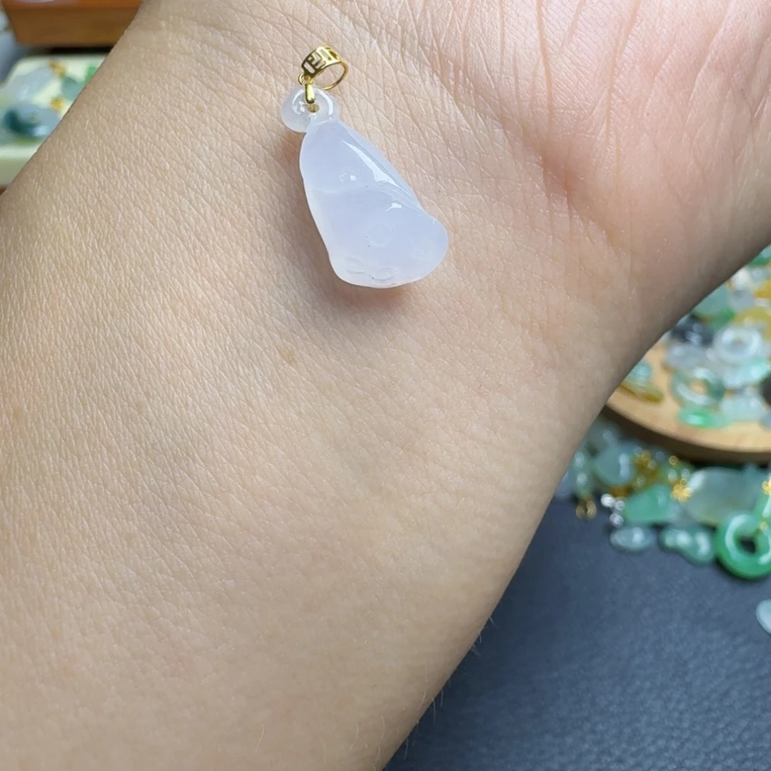 翡翠18K金镶嵌颈饰小莲蓬