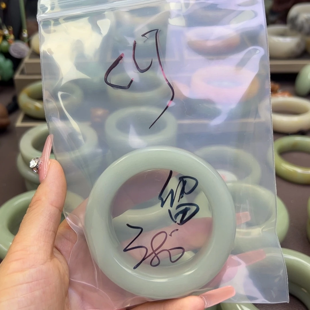 未镶嵌手镯石英岩玉C*J