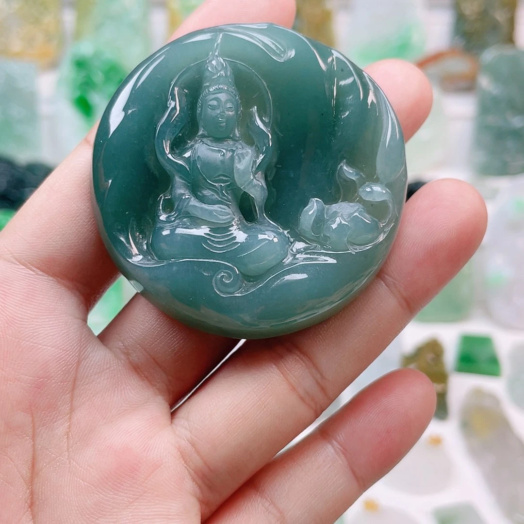 翡翠颈饰未镶嵌观音