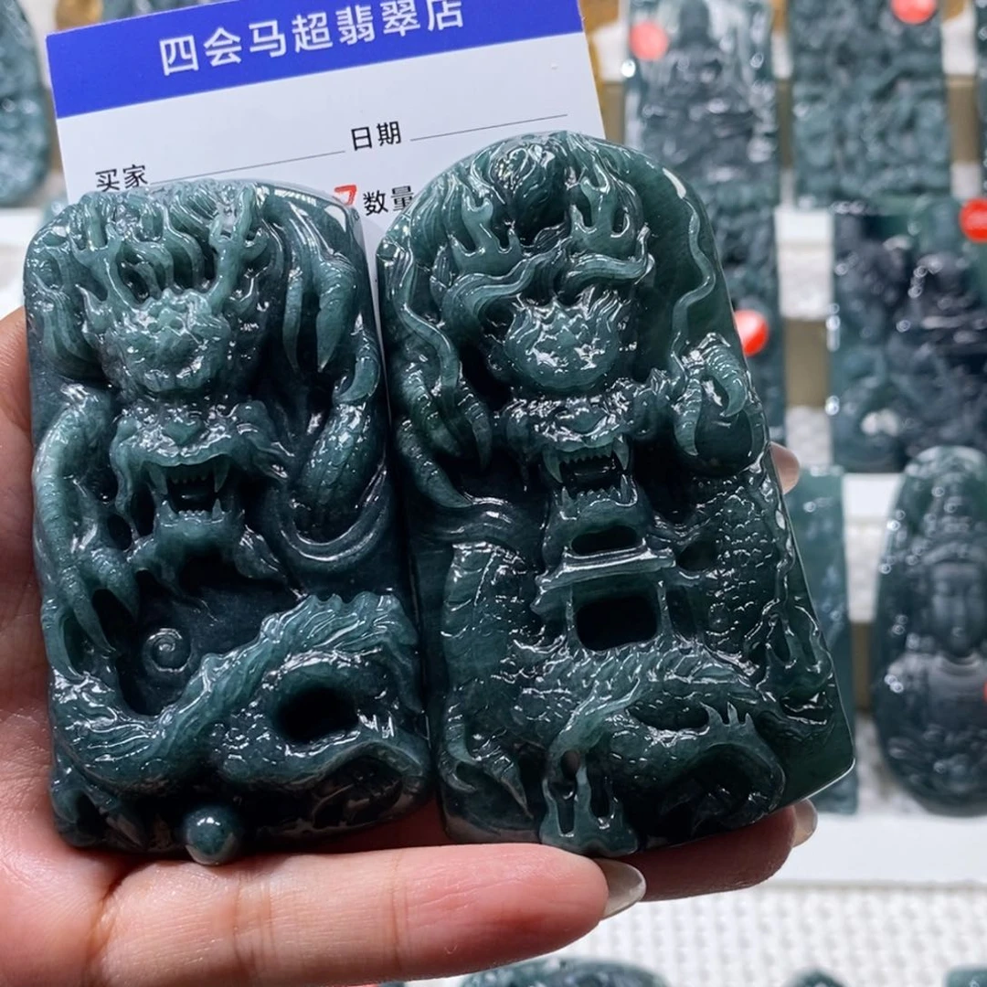 穿***手翡翠未镶嵌颈饰翡翠