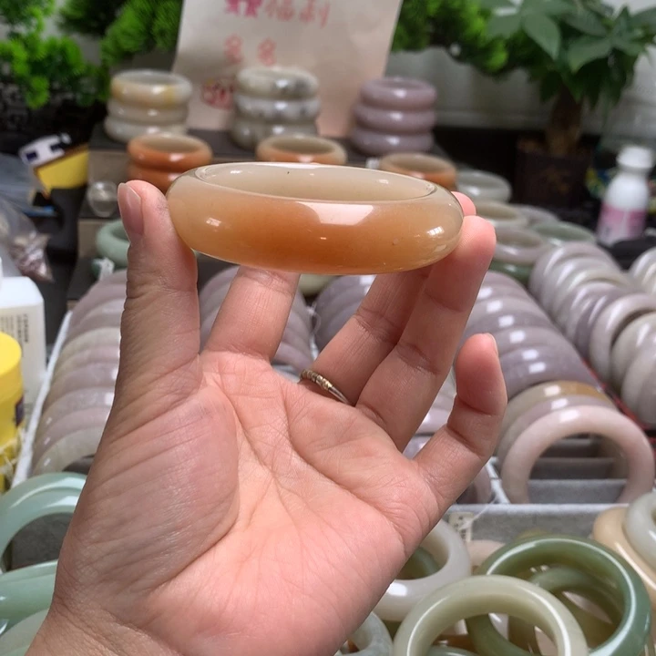 石英质玉未镶嵌手镯