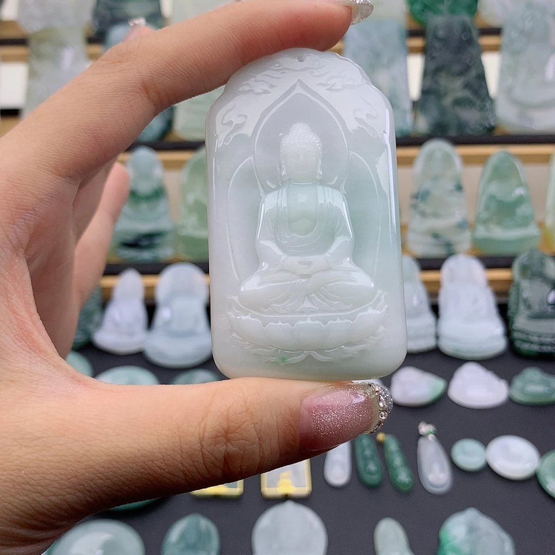 翡翠未镶嵌颈饰大日如来