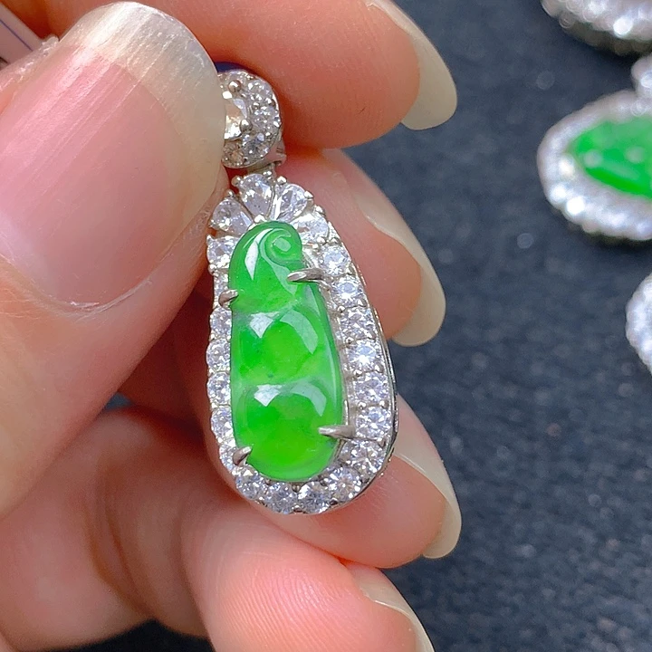 翡翠银S925镶嵌颈饰