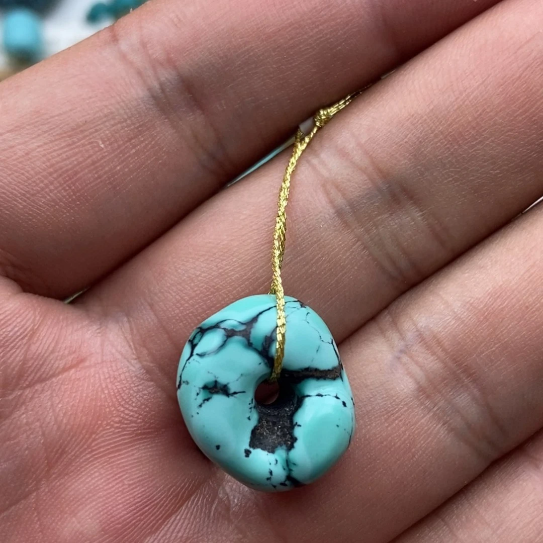 绿松石未镶嵌颈饰