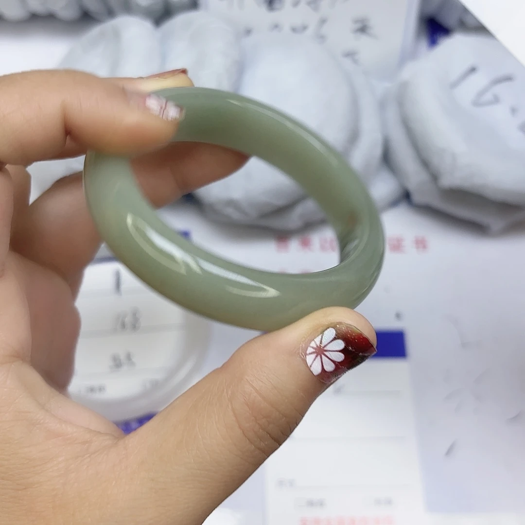 石英质玉未镶嵌手镯2/53