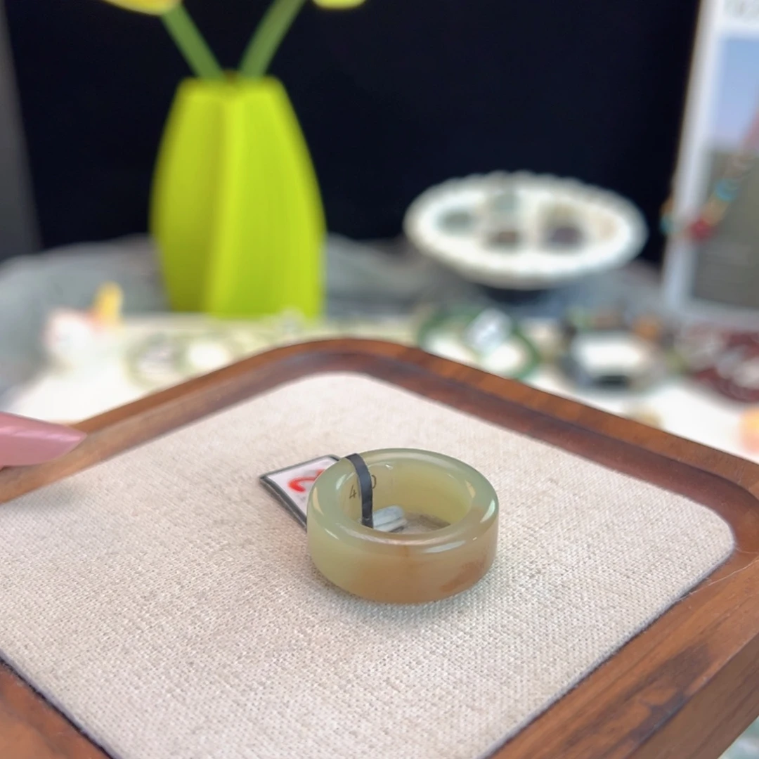 和田玉（糖玉）未镶嵌戒指N84一口糖圆切直径17不退换