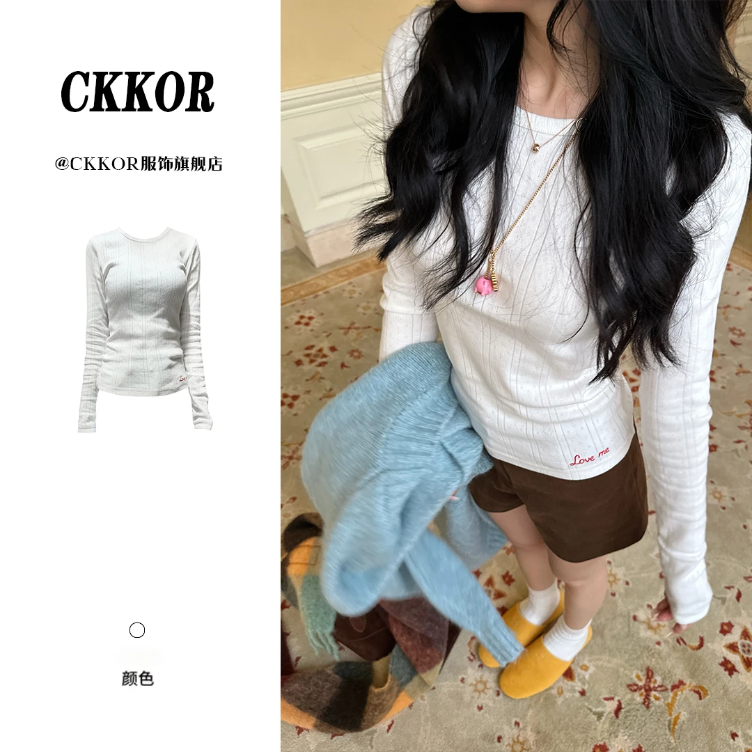 CKKOR春秋新款正肩圆领长袖t恤女修身显瘦提花肌理刺绣打底衫内搭
