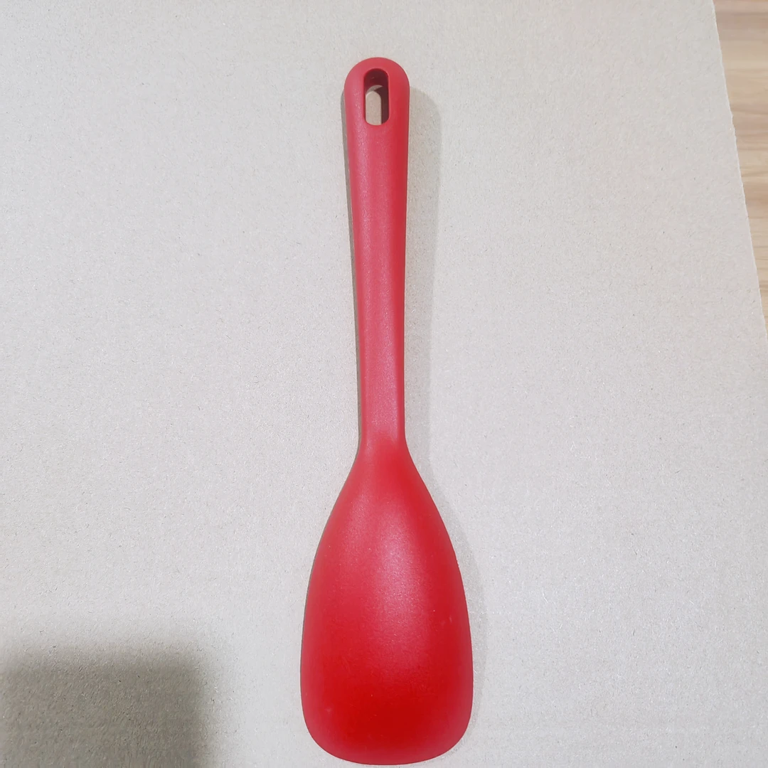 出意大利 红色硅胶小铲一支 长度27.8厘米