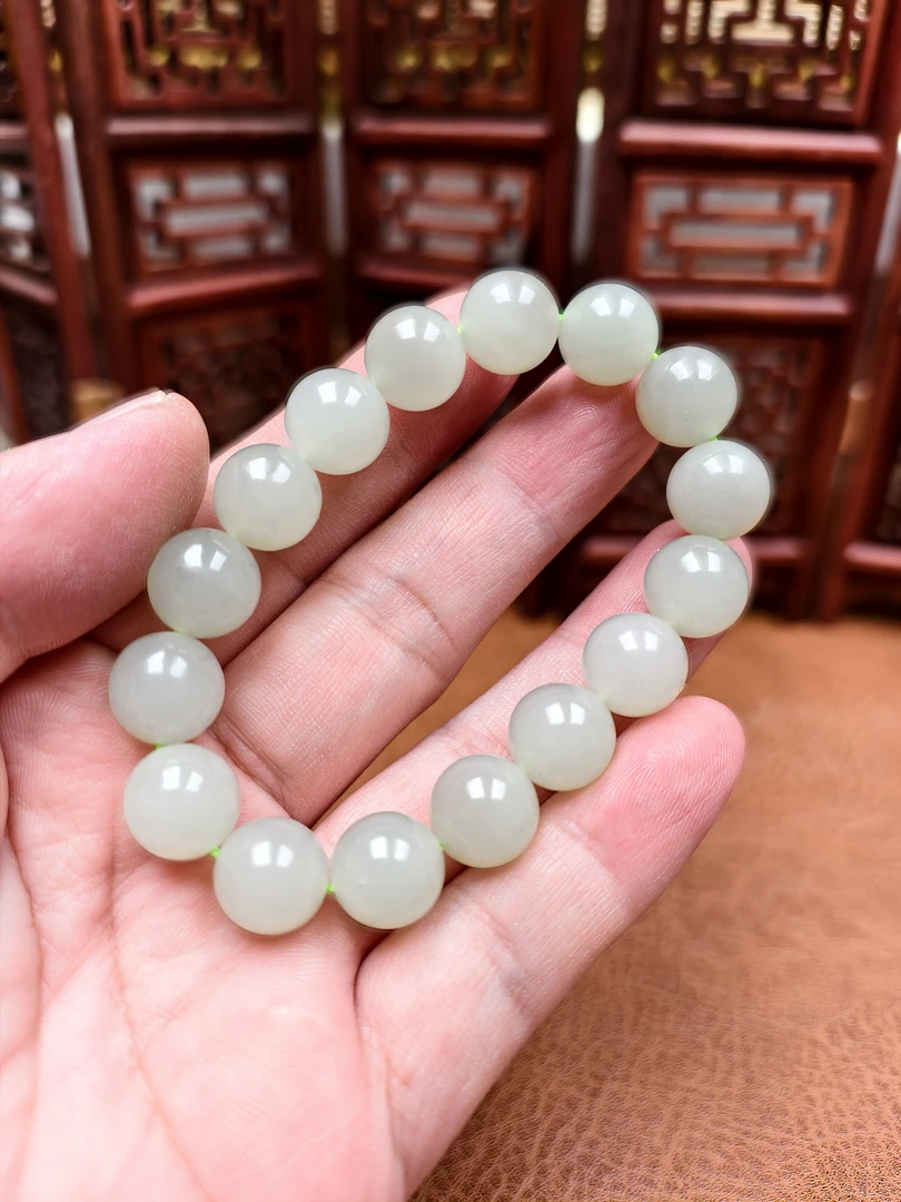和田玉冰底晴水正色晴水卡十二圆珠单圈手串素圈玉手串精美女士