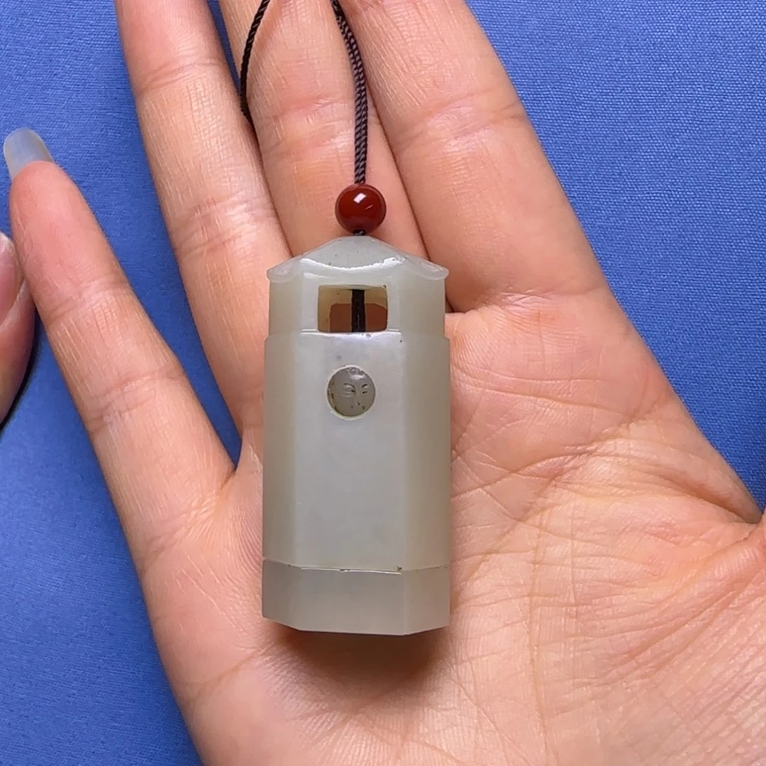 满***。颈饰未镶嵌和田玉