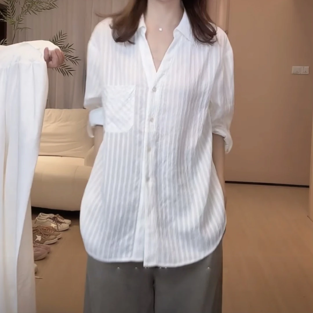 2025秋新款设计感极简松弛小V领通勤休闲宽松高级感翻领衬衫上衣