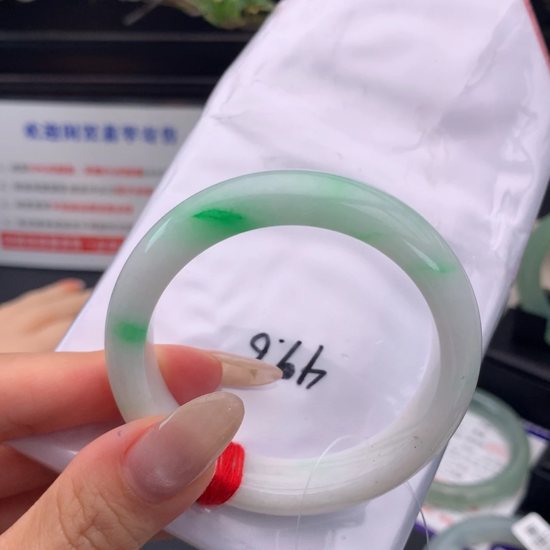 翡翠未镶嵌手镯035白底飘阳绿正圈