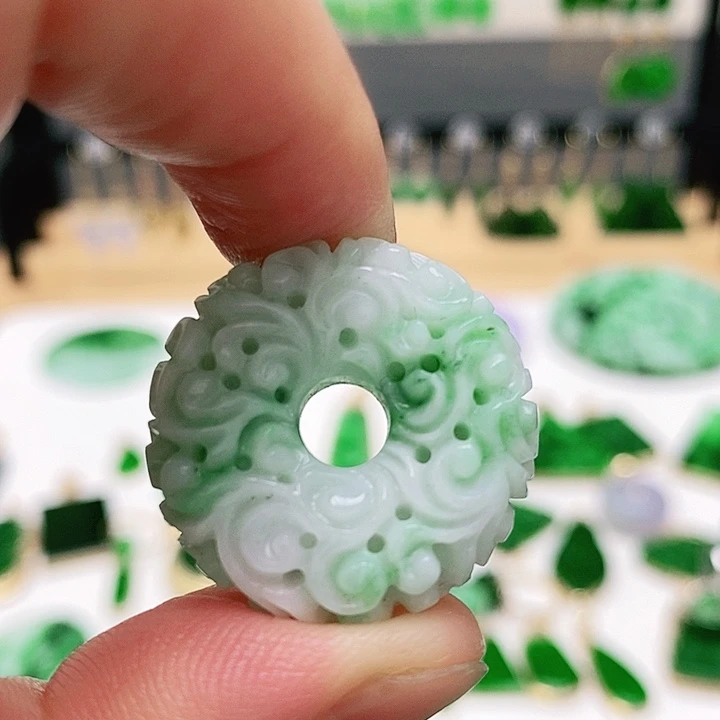 翡翠未镶嵌耳饰挂件